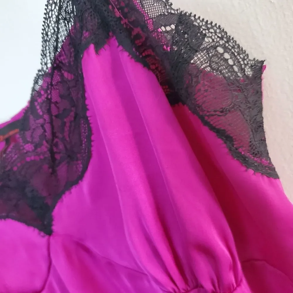 Sofia Vergara Magenta and Black Lace Lingerie Spaghetti Strap Tank Top Size XL